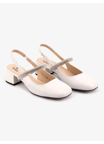 Белые женские босоножки 1100250 Buts с ремешком