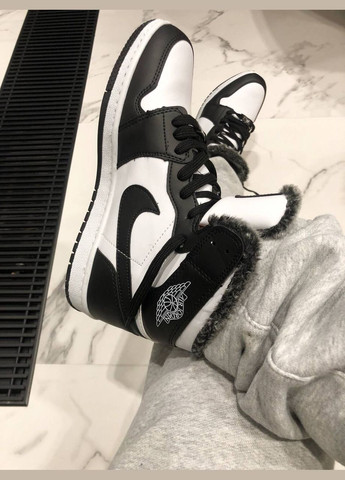 Чорно-білі Зимовий кросівки зимові чоловічі nike air jordan 1 winter black white fur | найк аір джордан 1 чорно-білі з хутром No Brand