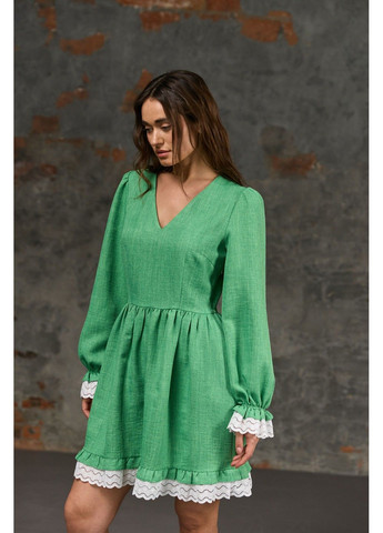 Зеленое платье с кружевом и воротничком зеленое Bessa