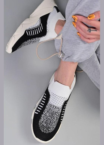 Чорно-білі осінні кросівки жіночі чорно-білого кольору текстиль Let's Shop