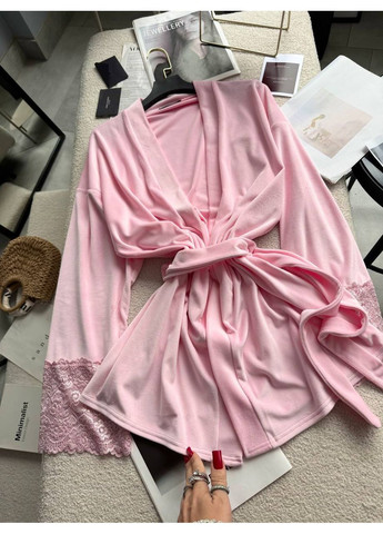 Жіночий велюровий халат з мереживними манжетами MonCher (370147694)