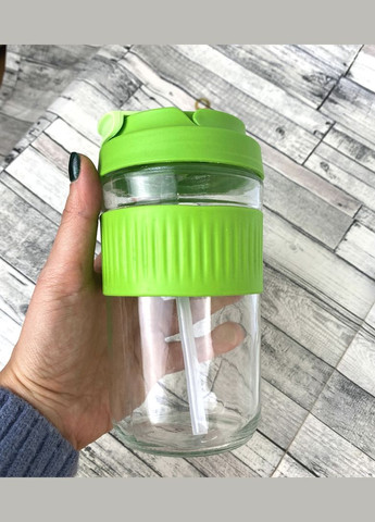 Кружка-склянка з кришкою, силіконовою трубочкою Зеленого кольору 550мл No Brand 5880 (314497210)