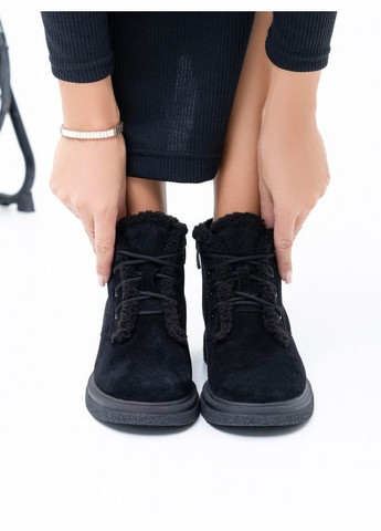 Зимние черные ботинки чукка на меху ISSA PLUS из натуральной замши