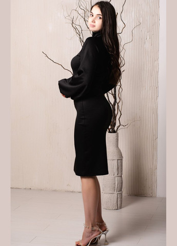 Черное коктейльное элегантное платье-гольф по колено с рукавом реглан и разрезом. обтягивающее, трикотажное. No Brand однотонное