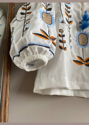 Молочна молочна лляна дитяча вишиванка для дівчинки вишита нитками льон (318450423)