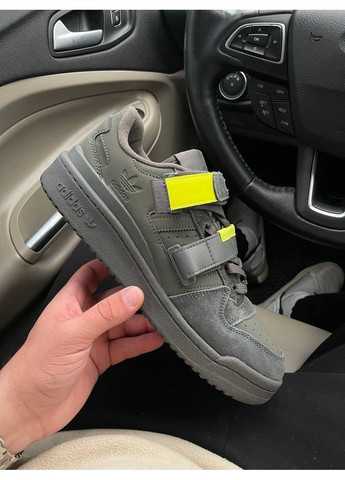 Черные демисезонные кроссовки мужские adidas forum black yellow адидас форум No Brand