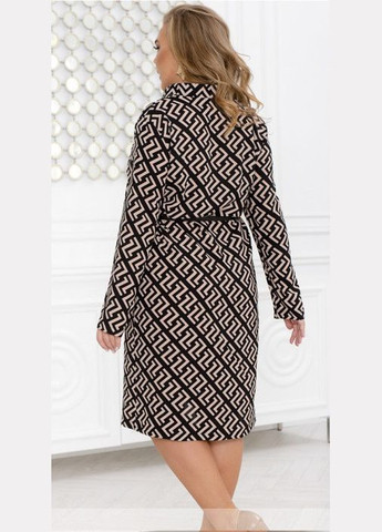 Темно-бежевое кэжуал платье женское демисезонное, которое станет вашей любимой sf-262 темно-бежевый, 54-56 Sofia с геометрическим узором