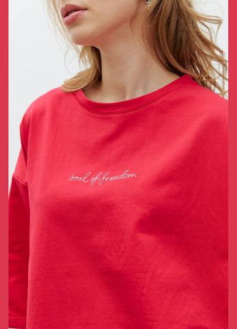 Жіноча базова футболка з вишитим написом червона MKRM4173-2 Modna KAZKA - (289351160)