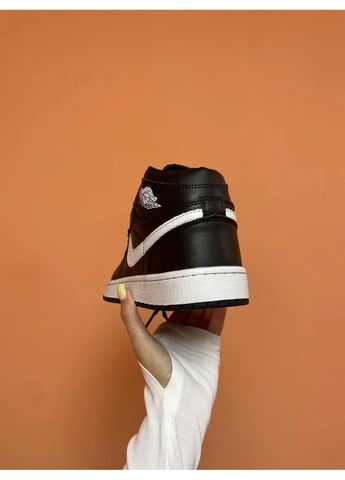Белые летние кроссовки nike air jordan 1 retro high black white swoosh найк аир джордан No Brand