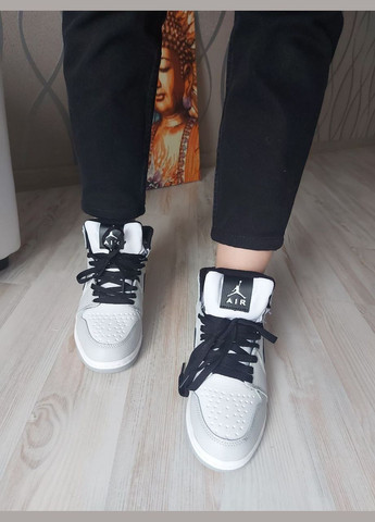Кросівки зимові жіночі і чоловічі Nike Air Jordan 1 winter gray white fur | Найк Аір Джордан 1 сірі білі з хутром No Brand сірі зими (308072622)