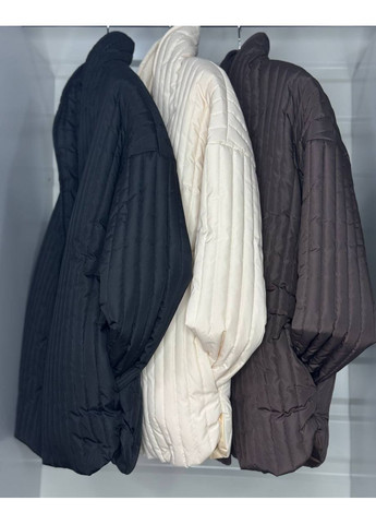 Чорна демісезонна жіноча куртка з поясом Україна