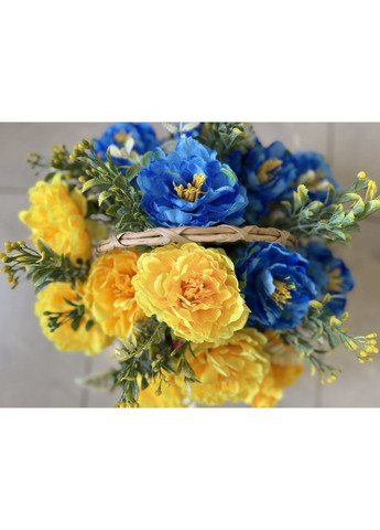 Кошик зі штучними жовто-синіми квітами 35 см Декоративний плетений кошик з яскравими квітами Пластмакс (372837945)