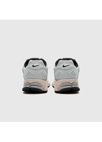 Кросівки жіночі Wmns Zoom Vomero 5 White (FN6742-002) Nike білі демісезони (369775049)