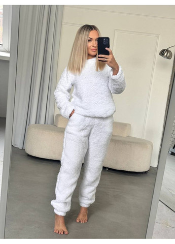 Молочная зимняя пижама 105 плюш травка, кофта и штаны Україна
