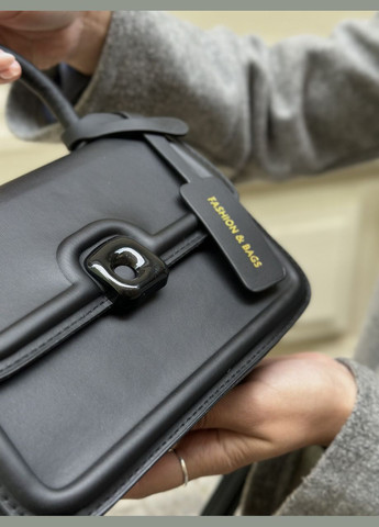 Жіноча чорна класична сумка 8747 крос-боді на ремінці через плече No Brand (299279326)