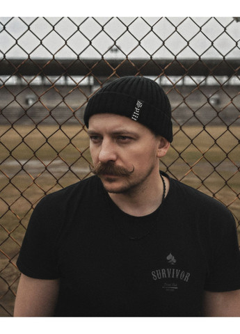 Шапка докер мужская черного цвета укороченая No Brand (363979546)