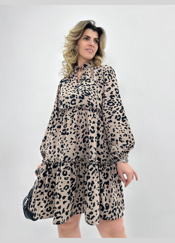 Бежевое кэжуал платье в стиле оверсайз Fashion Girl с абстрактным узором