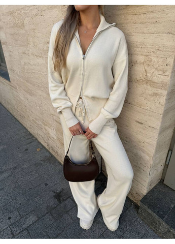 Жіночий молочний костюм No Brand (358907652)