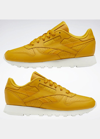 Светло-оранжевые демисезонные кроссовки Reebok Classic Leather Shoes Orange GY1579