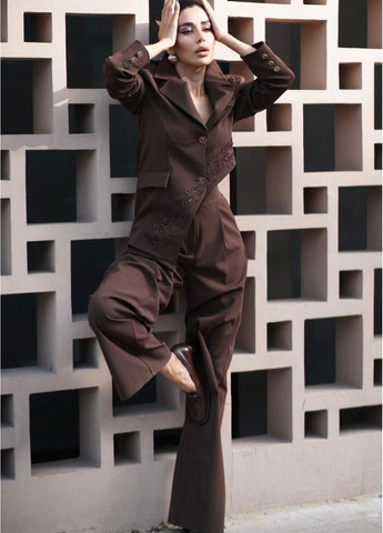Костюм брючный ассиметричный женский в коричневом цвете. Fashion (359403310)