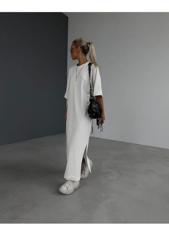 Белое женское белое платье-футболка оверсайз макси с разрезом No Brand