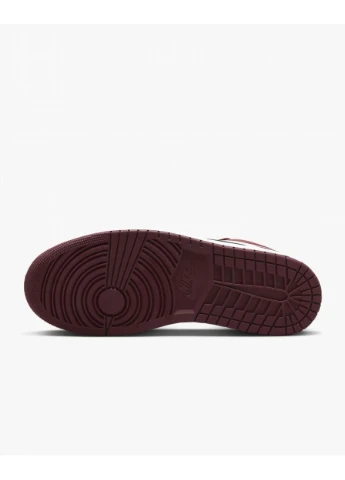 Цветные демисезонные кроссовки air jordan 1 low red/white 553558-615 Nike