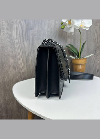 Жіноча міні сумочка рептилія лакова на ланцюжку з 3 відділеннями чорна (sku_836-3) No Brand (330576228)