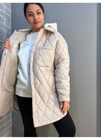 Серая демисезонная куртка женская 1870 длинная рубашка наложены карманы на кнопках трикотажный капюшон HAIZIYUAN