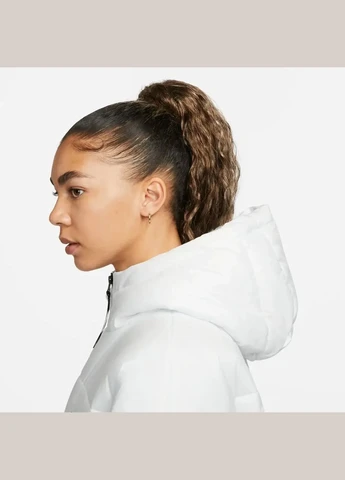 Біла демісезонна жіноча стьобана куртка nike 46-48 UA