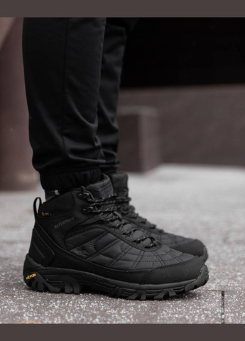 Черные зимние ботинки Vakko