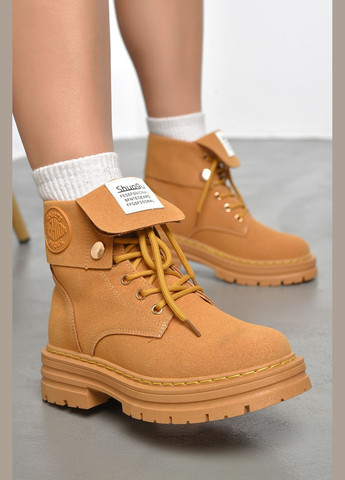 Осенние ботинки женские демисезонные песочного цвета дезерты Let's Shop без декора из искусственной замши