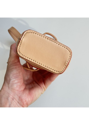 Міні-сумочка брелок у вигляді відерця з ручкою, червона з принтом B&S (368827085)