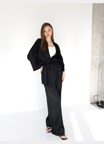 Жіночий шовковий костюм з трендовим принтом Avanti (334676859)