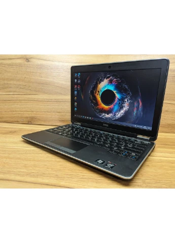 Нетбук Б-клас Latitude E7240 / 12.5" (1366x768) TN / Intel Core i7-4600U (2 (4) ядра по 2.1 - 3.3 GHz) / 8 GB DDR3 / 256 GB SSD Dell (398146840)