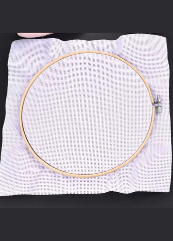 Пяльца для вышивки круглые, бамбуковые с зажимом, 18 см No Brand (340485373)