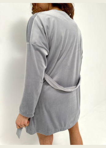 Світло-сіра всесезон плюшевий піжамний костюм з халатом футболка + шорти Vakko