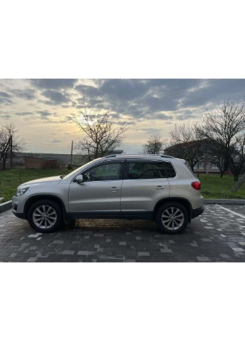 Ветровики с хромированным молдингом (4 шт, ) для Volkswagen Tiguan 2007-2016 гг Niken (390720417)