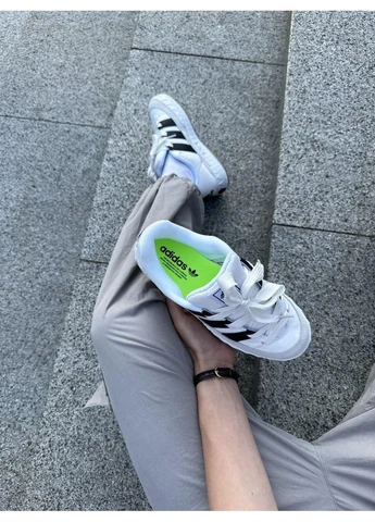 Белые демисезонные кроссовки мужские adidas adimatic white black grey адидас адамантик белые No Brand