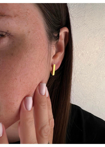 Серьги с позолотой из нержавеющий медицинской стали в виде треугольника ES-332 No Brand (299330410)