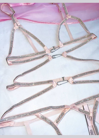 Боди со стразами в бандажном стиле Very Sexy Sugar Coated Rhinestone Crotchless Teddy M Розовый Victoria's Secret (332201266)