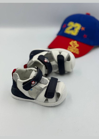 Цветные босоножки для самых маленьких ножек с закрытым носиком Jong Golf