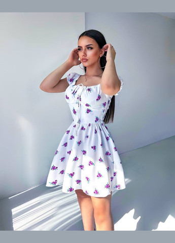 Белое лёгкое белое летнее платье с коротким руковом и открытым декольте, нежное короткое платье в цветочек из качественного софта No Brand