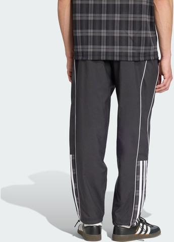 Черные спортивные демисезонные брюки adidas