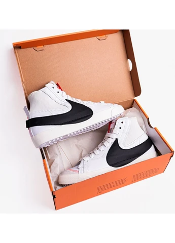 Білі кросівки blazer mid '77 jumbo m white dd3111-100 Nike