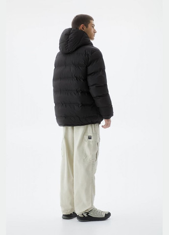 Черная зимняя куртка Pull & Bear зимова 7712535 BLACK