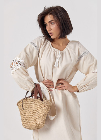 Бежева сукня зі вставками макраме на поясі та рукавах Lurex