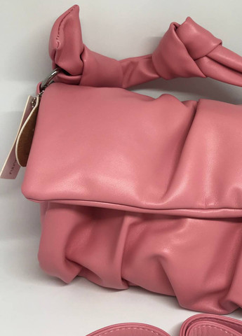 Жіноча сумочка з ремінцем колір насичений рожевий 435846 New Trend (259429446)